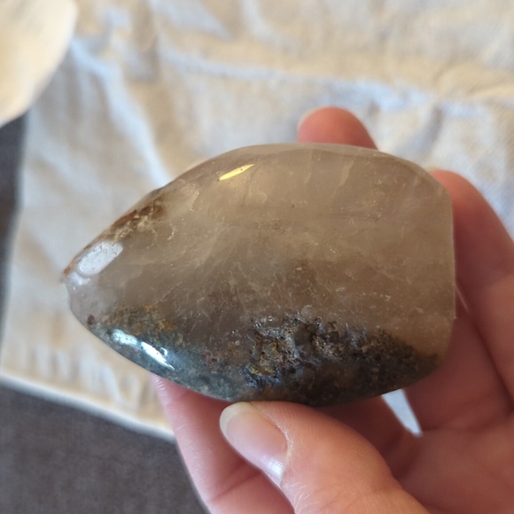 Moss agate teardrop crystal - Picture 2 of 4
